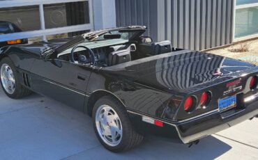 Chevrolet-Corvette-1989-black-52545-2