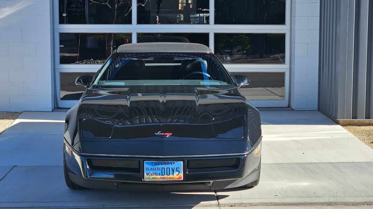 Chevrolet-Corvette-1989-black-52545-4