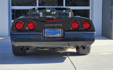 Chevrolet-Corvette-1989-black-52545-5