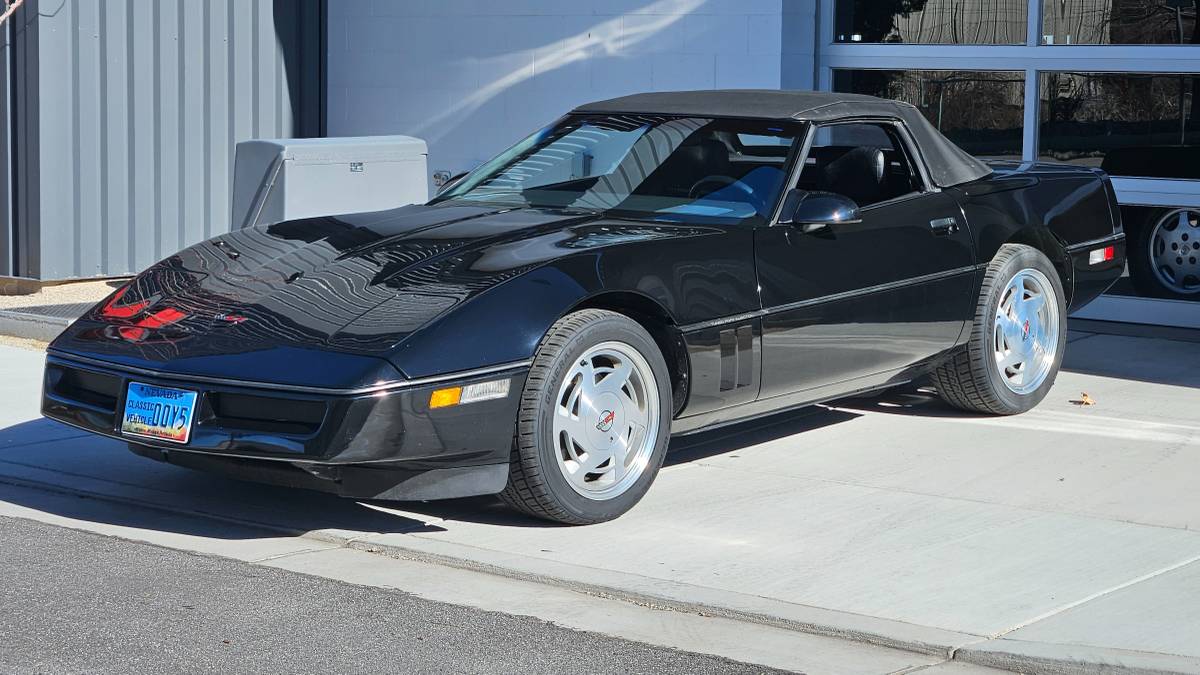 Chevrolet-Corvette-1989-black-52545-7