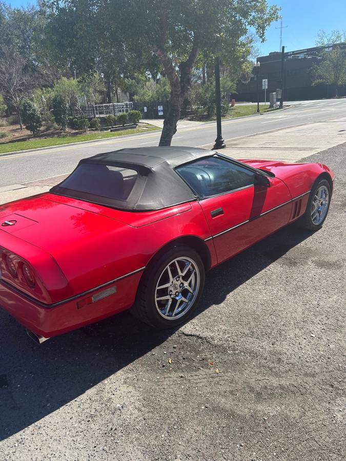 Chevrolet-Corvette-1990-123919-4