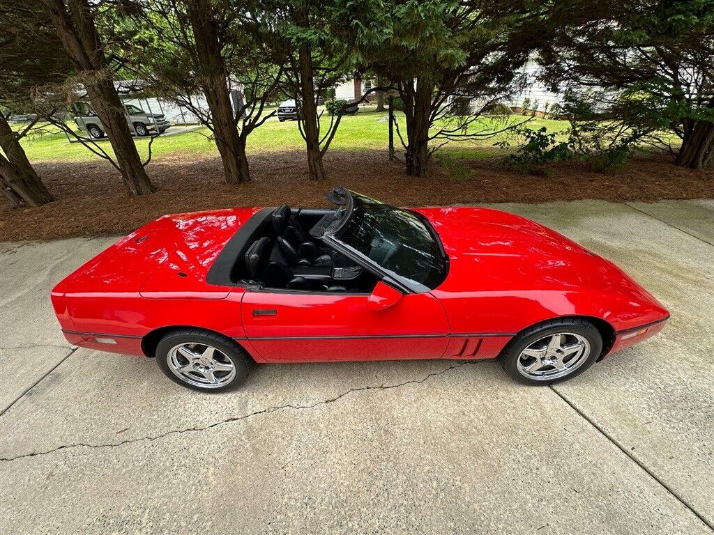 Chevrolet-Corvette-1990-Red-Black-20133-33