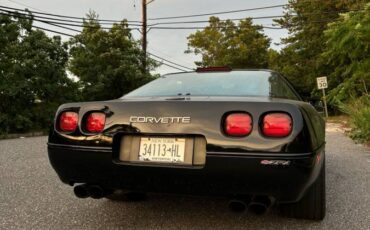 Chevrolet-Corvette-1990-black-69202-5