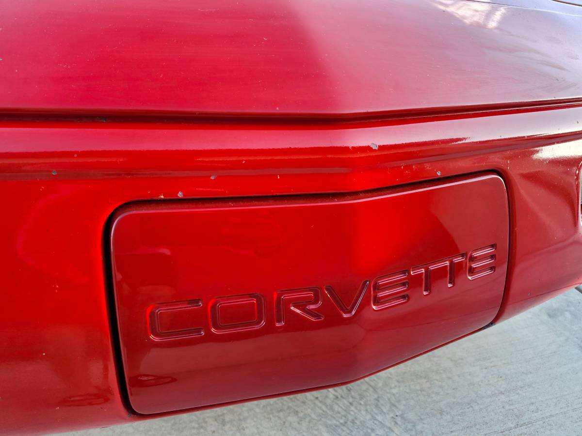 Chevrolet-Corvette-1992-red-226917-20