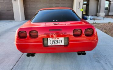 Chevrolet-Corvette-1992-red-226917-5