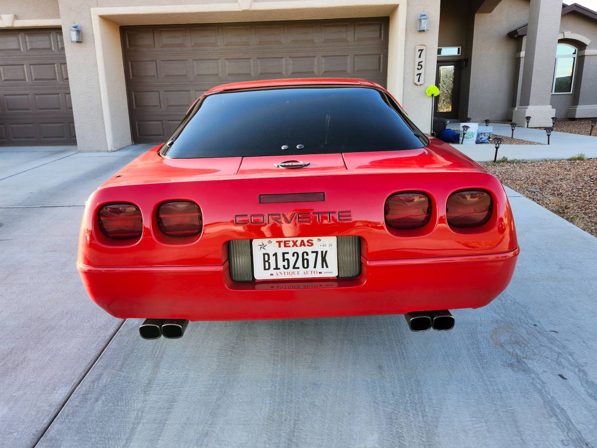 Chevrolet-Corvette-1992-red-226917-5