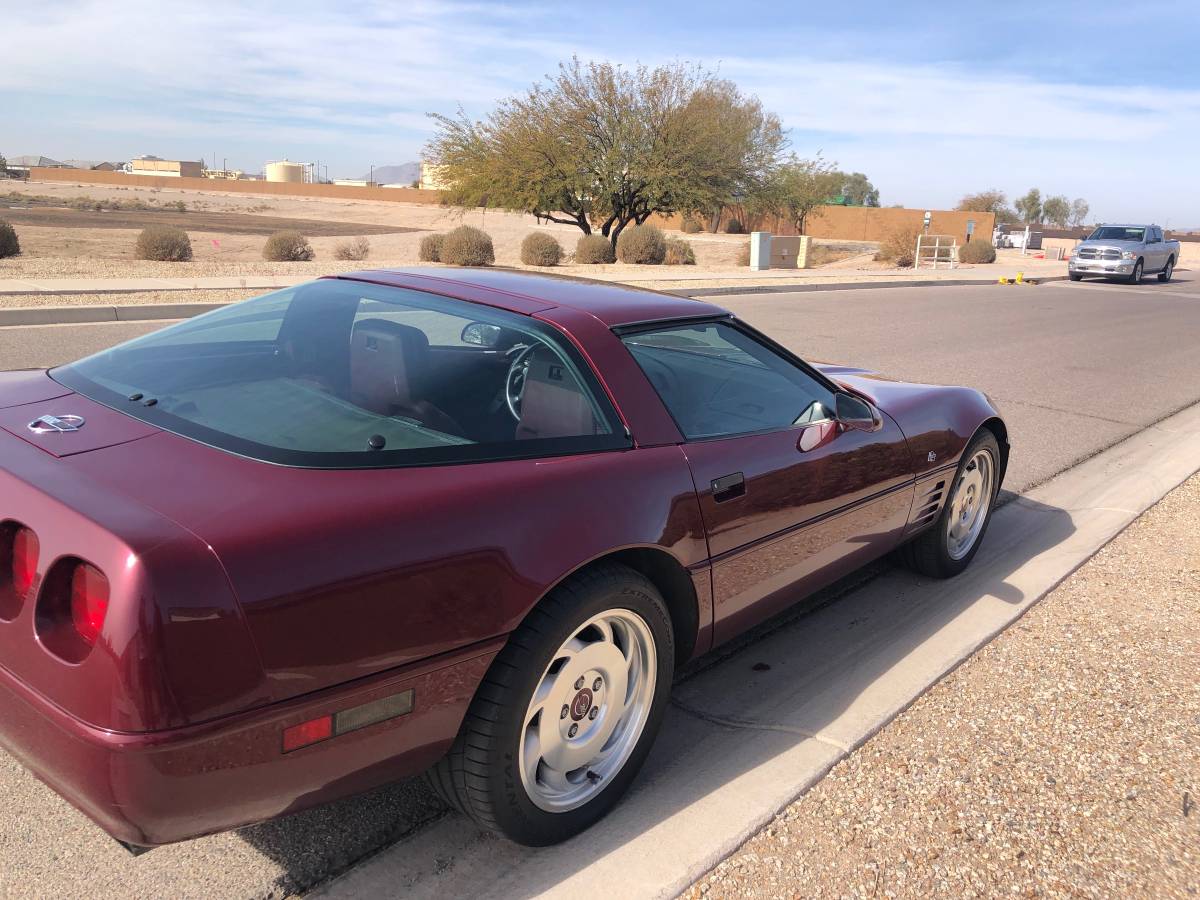 Chevrolet-Corvette-1993-red-160290-1