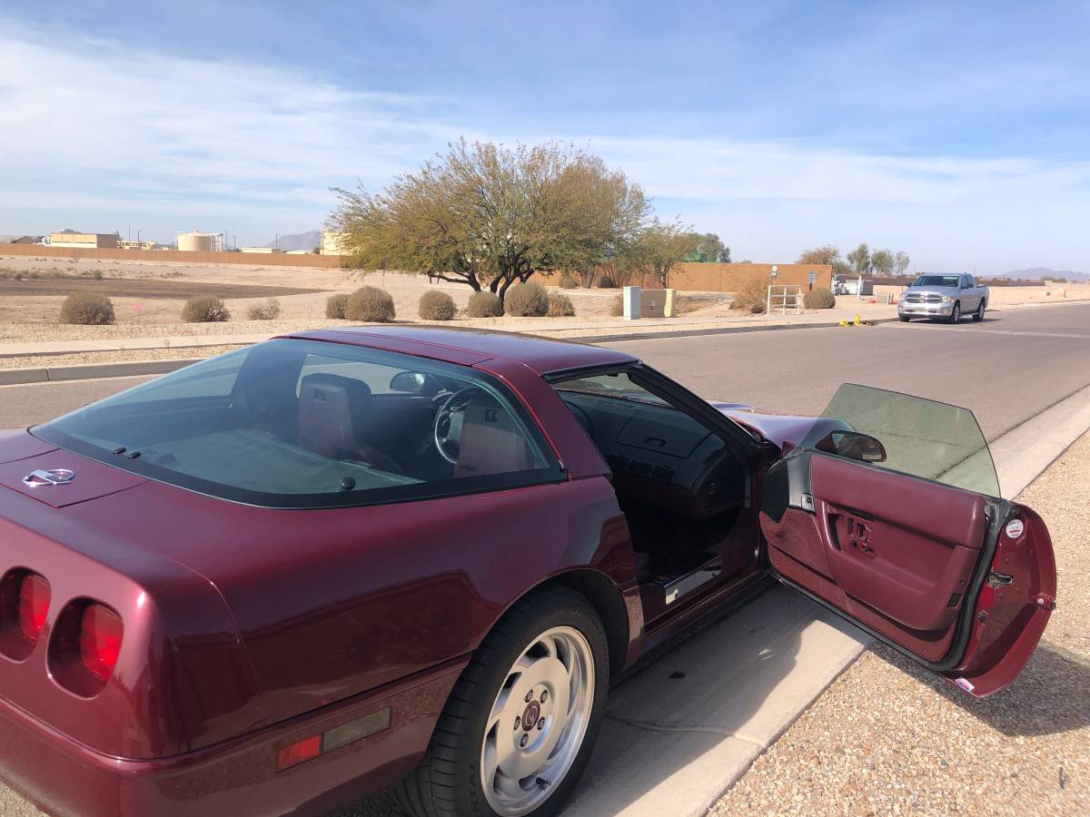 Chevrolet-Corvette-1993-red-160290-13