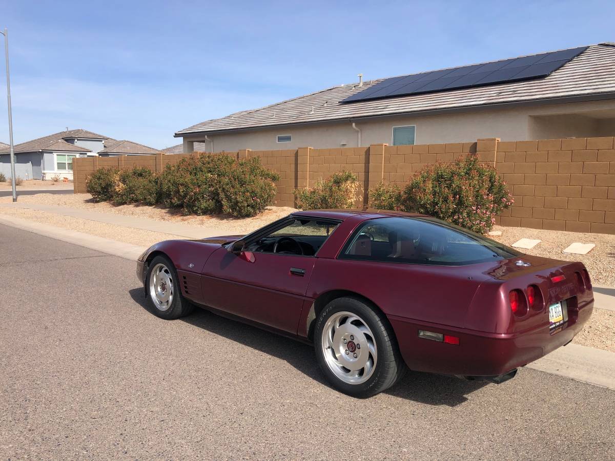 Chevrolet-Corvette-1993-red-160290-2