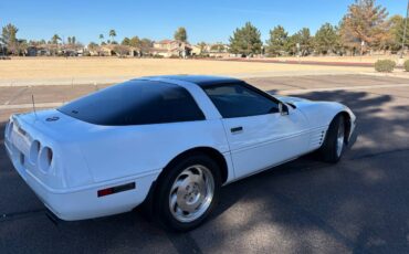 Chevrolet-Corvette-1993-white-135185-2