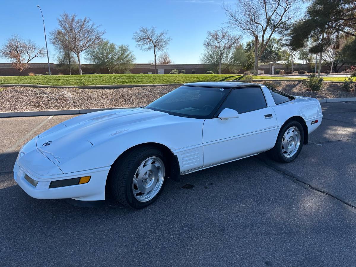 Chevrolet-Corvette-1993-white-135185-7