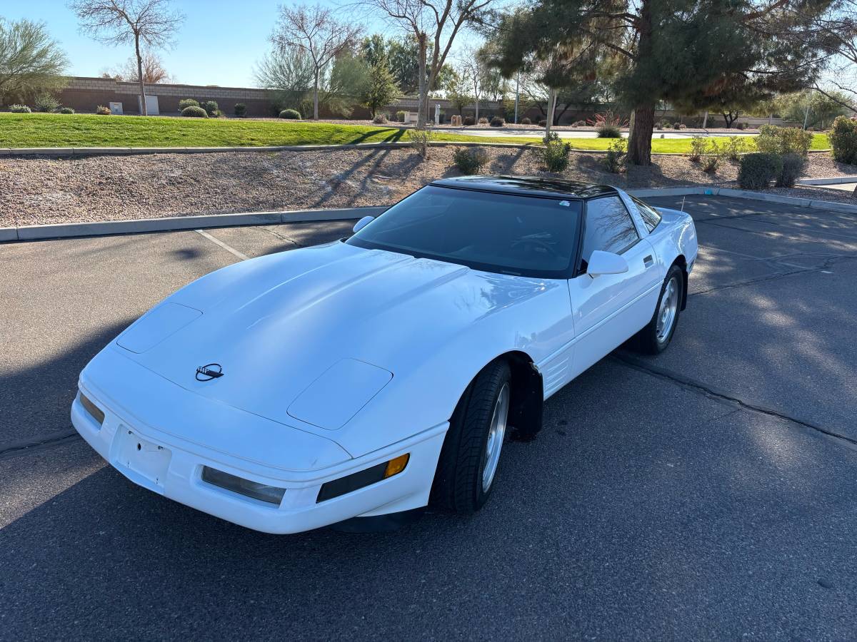 Chevrolet-Corvette-1993-white-135185-8