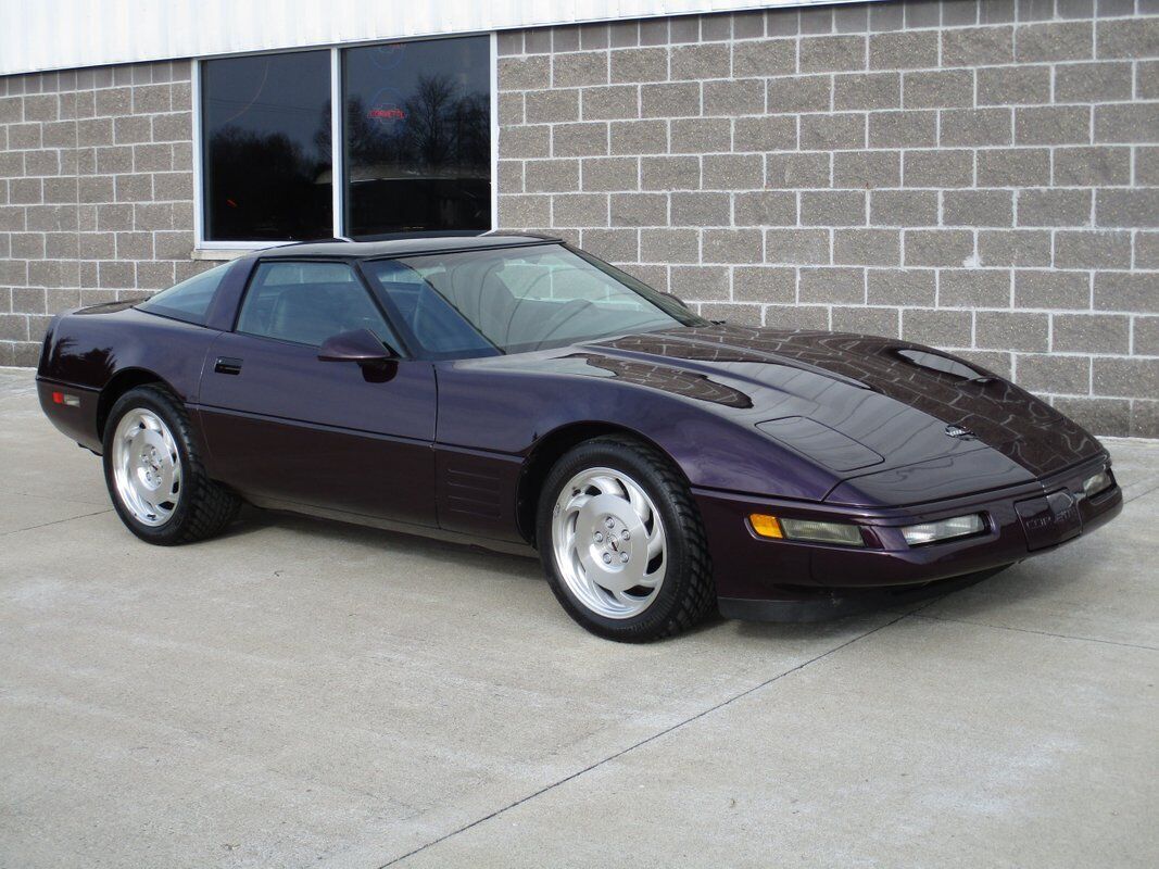 Chevrolet-Corvette-1994-Black-Black-80760-1