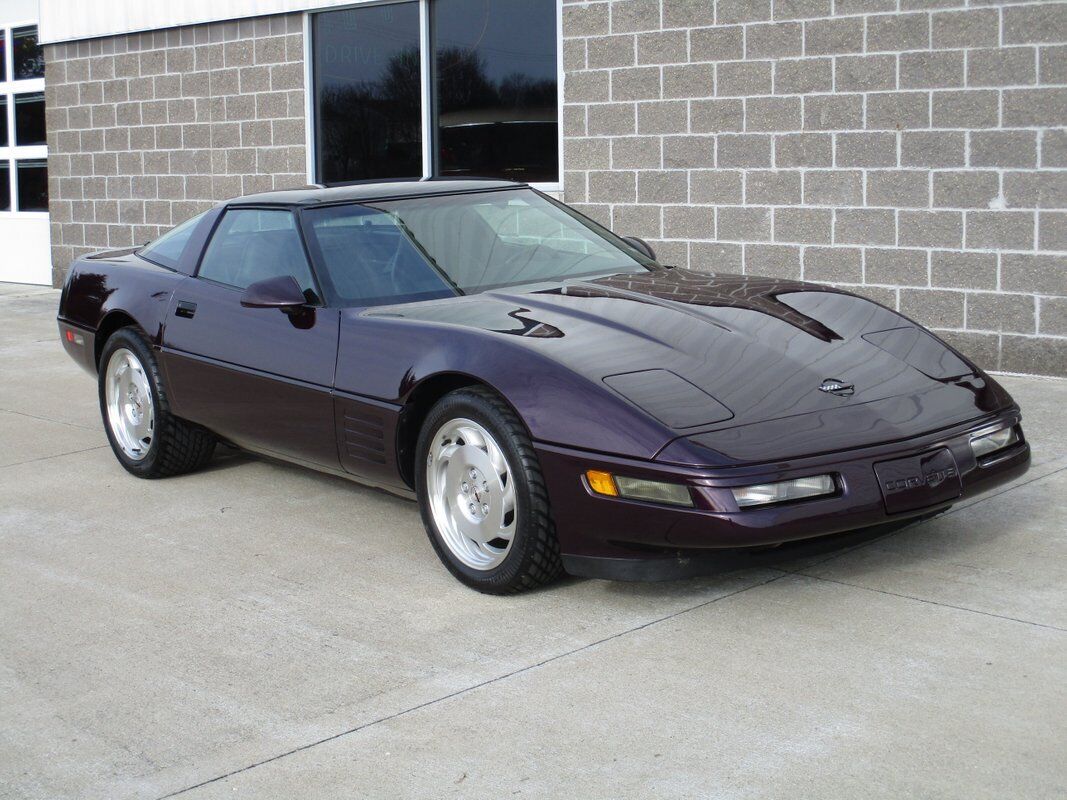 Chevrolet-Corvette-1994-Black-Black-80760-2