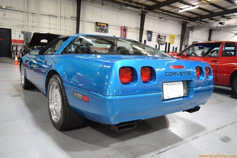 Chevrolet-Corvette-1994-Bright-Aqua-Metallic-Black-133867-2