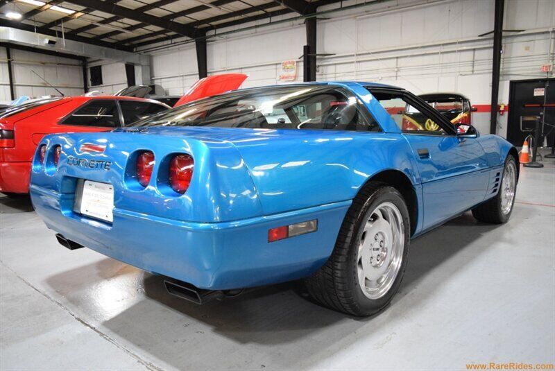 Chevrolet-Corvette-1994-Bright-Aqua-Metallic-Black-133867-3