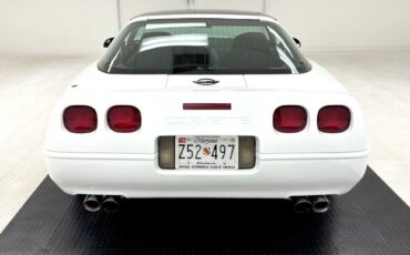 Chevrolet-Corvette-1994-White-Black-117521-3