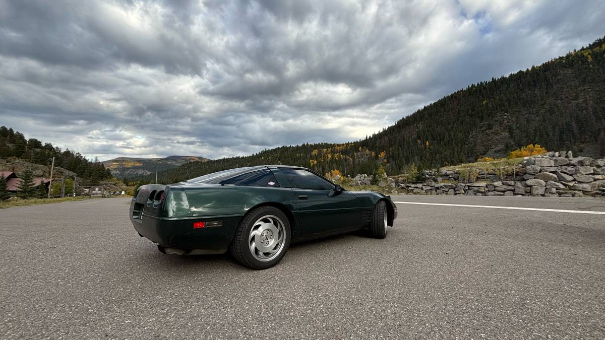 Chevrolet-Corvette-1994-green-114263-3