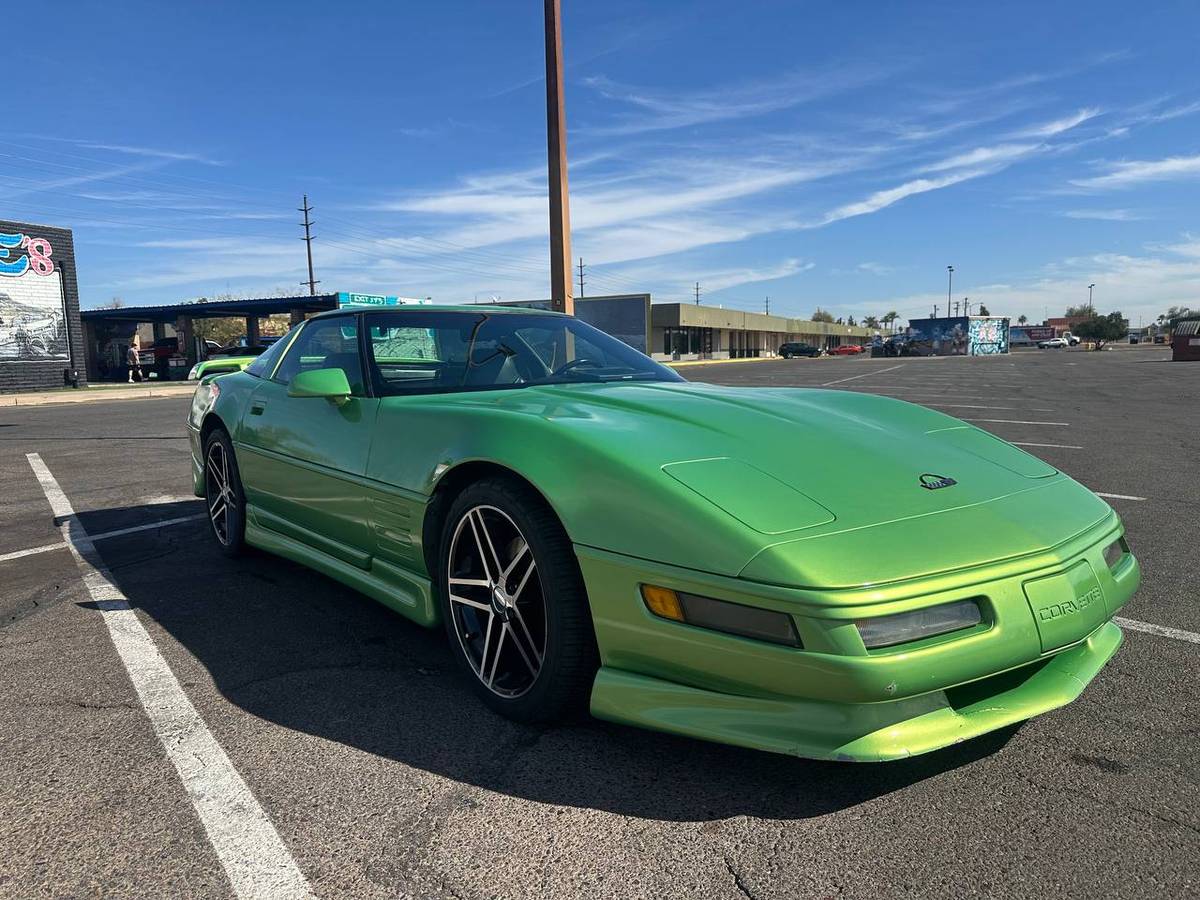 Chevrolet-Corvette-1994-green-185074-1