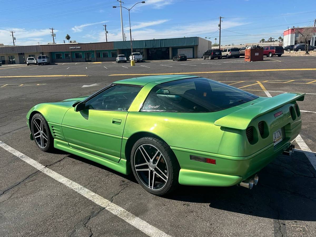 Chevrolet-Corvette-1994-green-185074-2