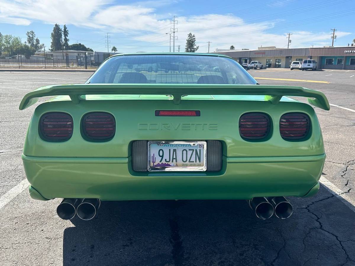 Chevrolet-Corvette-1994-green-185074-4