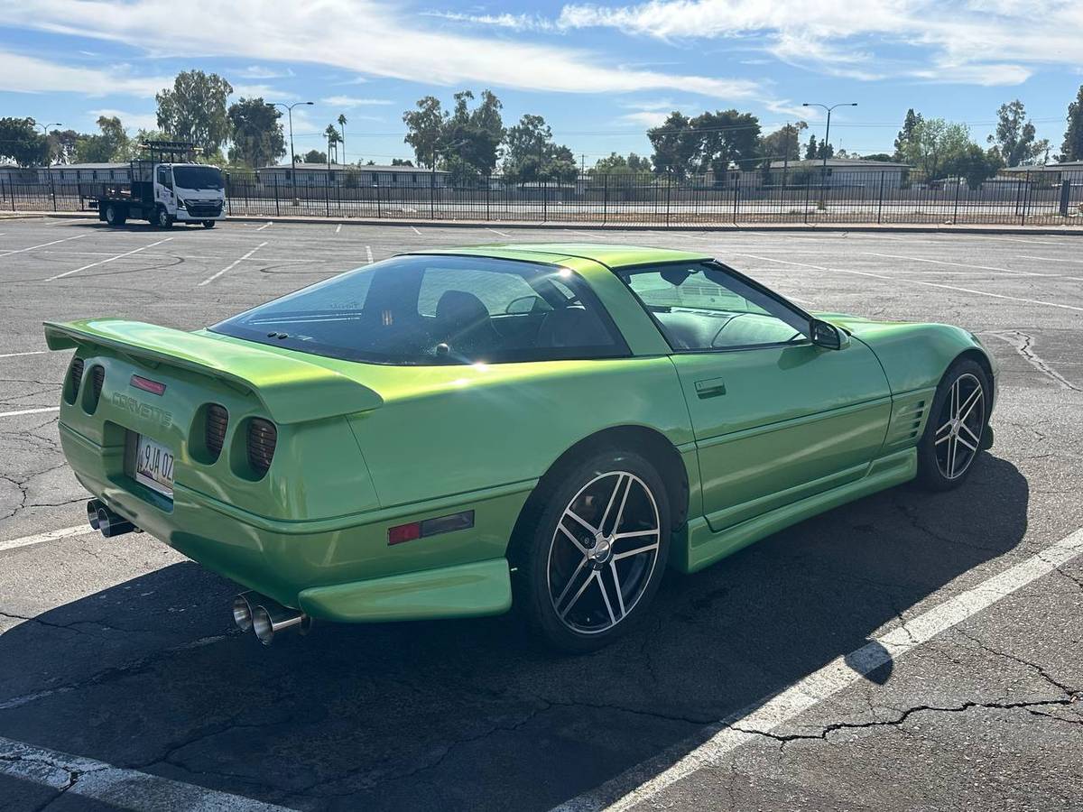 Chevrolet-Corvette-1994-green-185074-5