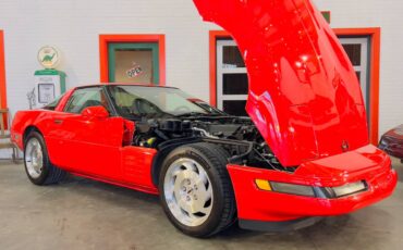 Chevrolet-Corvette-1994-red-56327-1