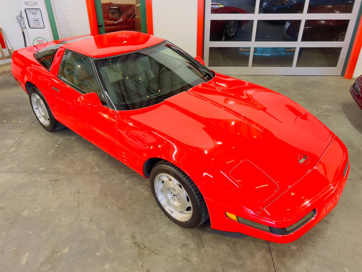 Chevrolet-Corvette-1994-red-56327-2