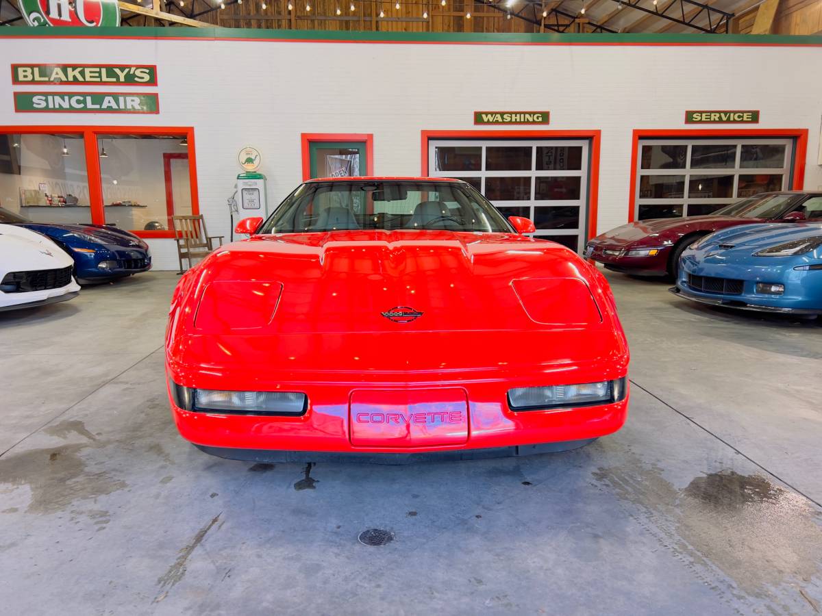 Chevrolet-Corvette-1994-red-56327-3