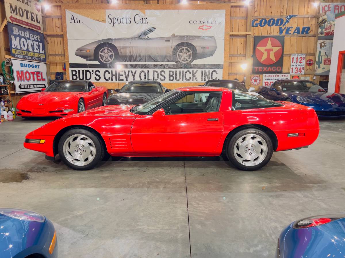 Chevrolet-Corvette-1994-red-56327-5