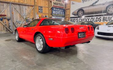 Chevrolet-Corvette-1994-red-56327-6