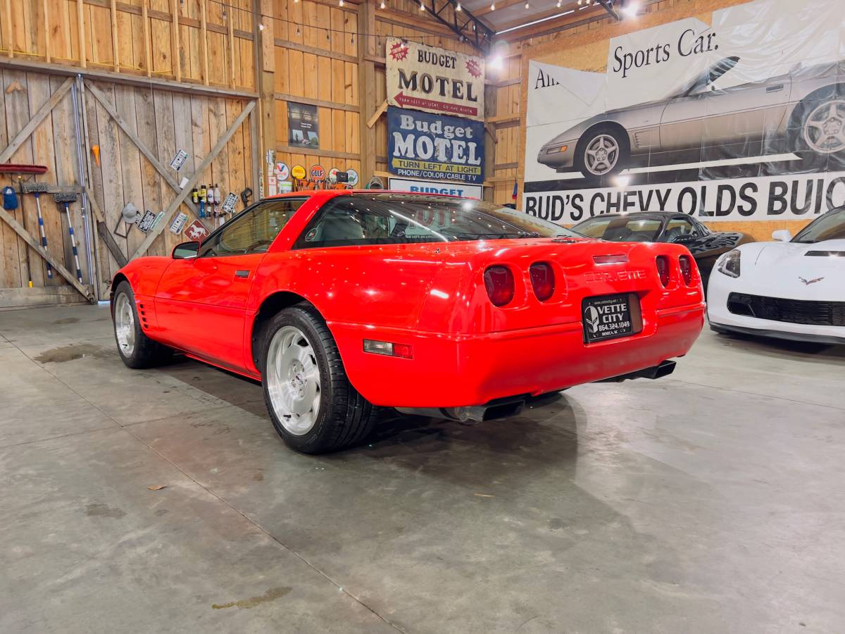 Chevrolet-Corvette-1994-red-56327-6