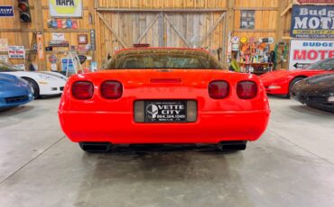 Chevrolet-Corvette-1994-red-56327-7