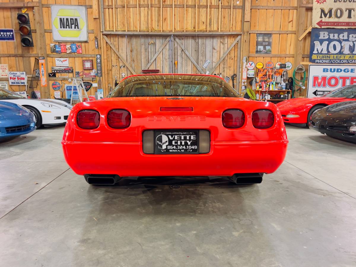 Chevrolet-Corvette-1994-red-56327-7