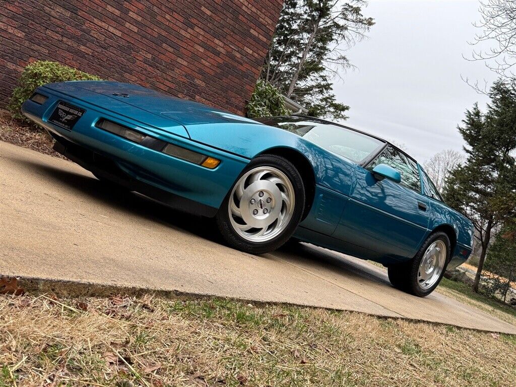 Chevrolet-Corvette-1995-Bright-Aqua-Metallic-Black-58871-3