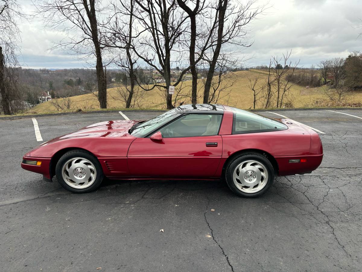 Chevrolet-Corvette-1995-red-79289-1