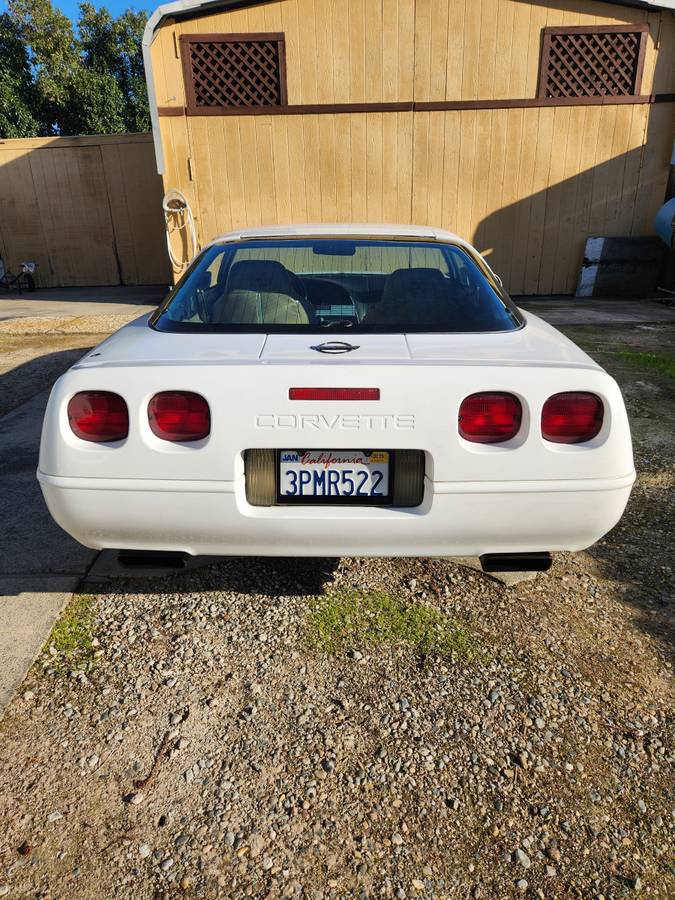 Chevrolet-Corvette-1995-white-170495-3