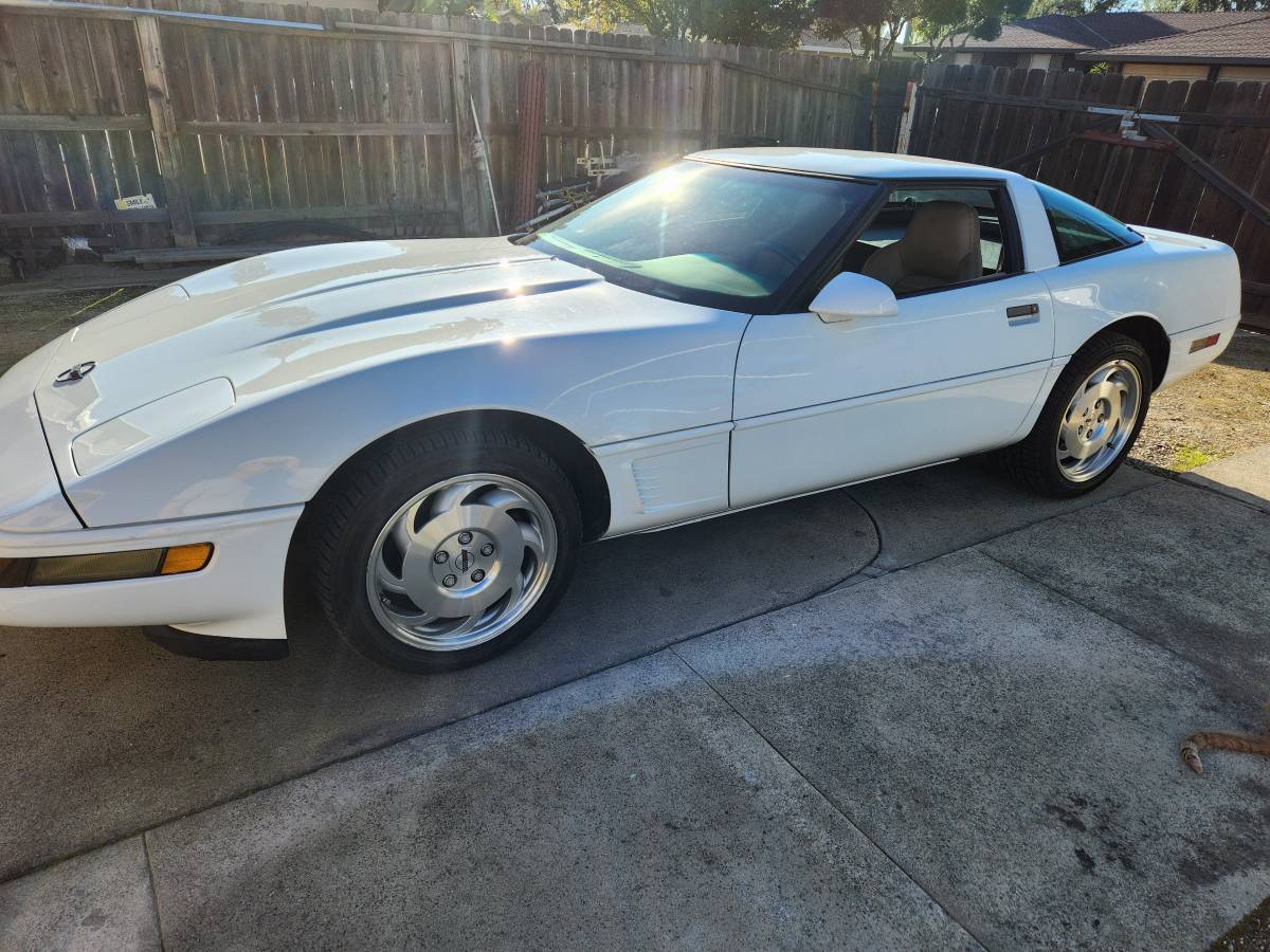 Chevrolet-Corvette-1995-white-170495