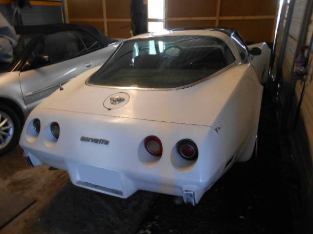 Chevrolet-Corvette-25th-anniversary-edition-1978-white-52313-3