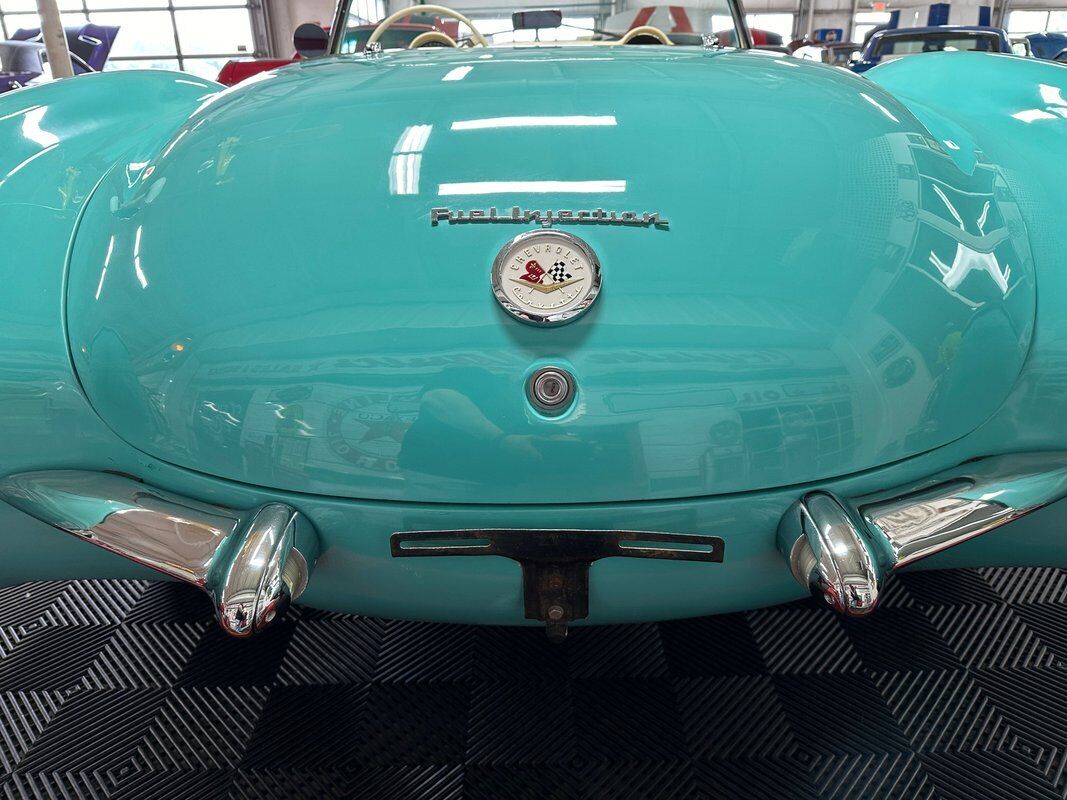 Chevrolet-Corvette-283283-Fuelie-1957-Green-115627-11