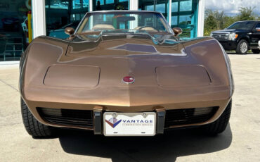 Chevrolet-Corvette-Berline-1975-Gold-Gold-91945-1