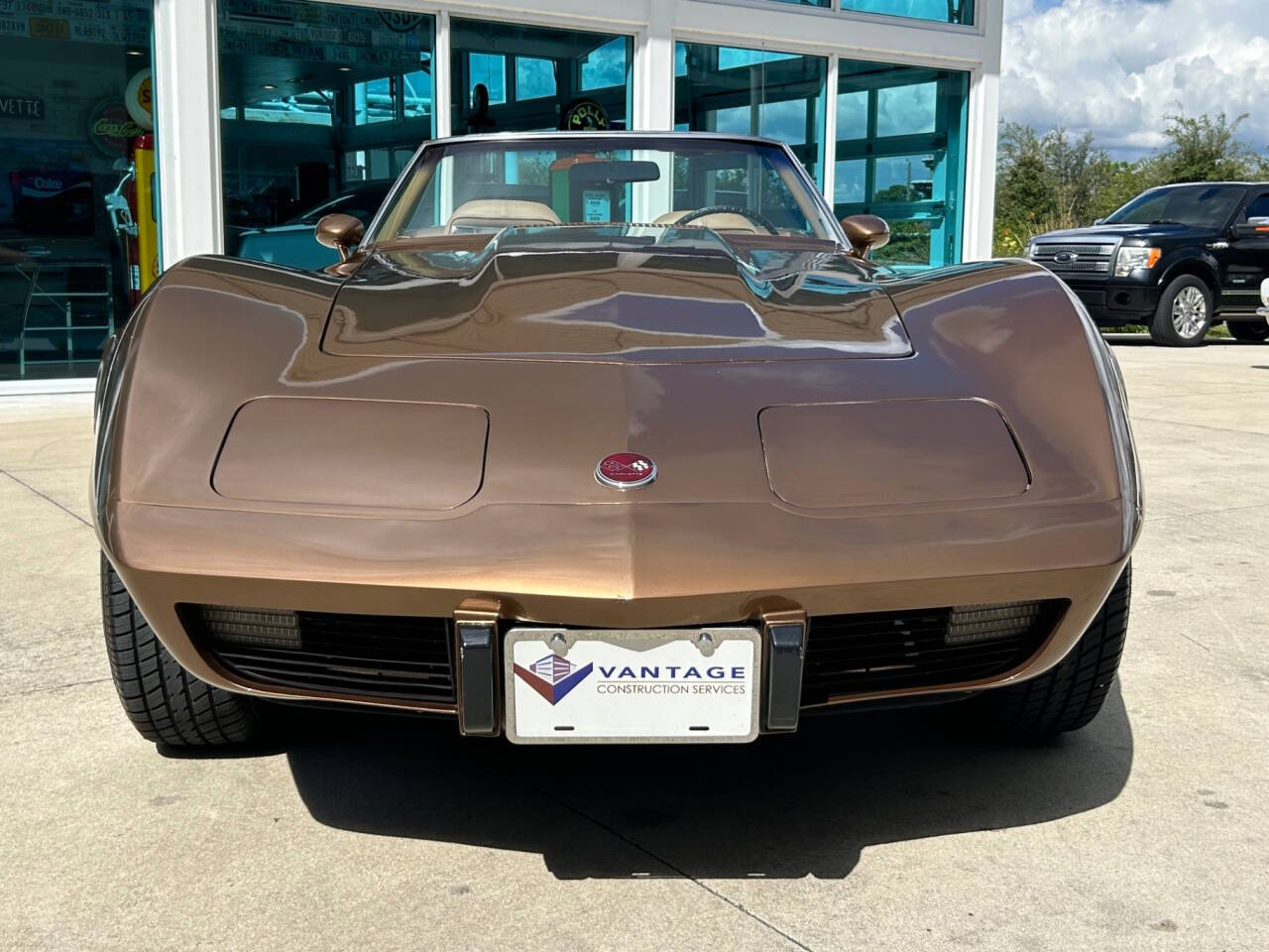 Chevrolet-Corvette-Berline-1975-Gold-Gold-91945-1