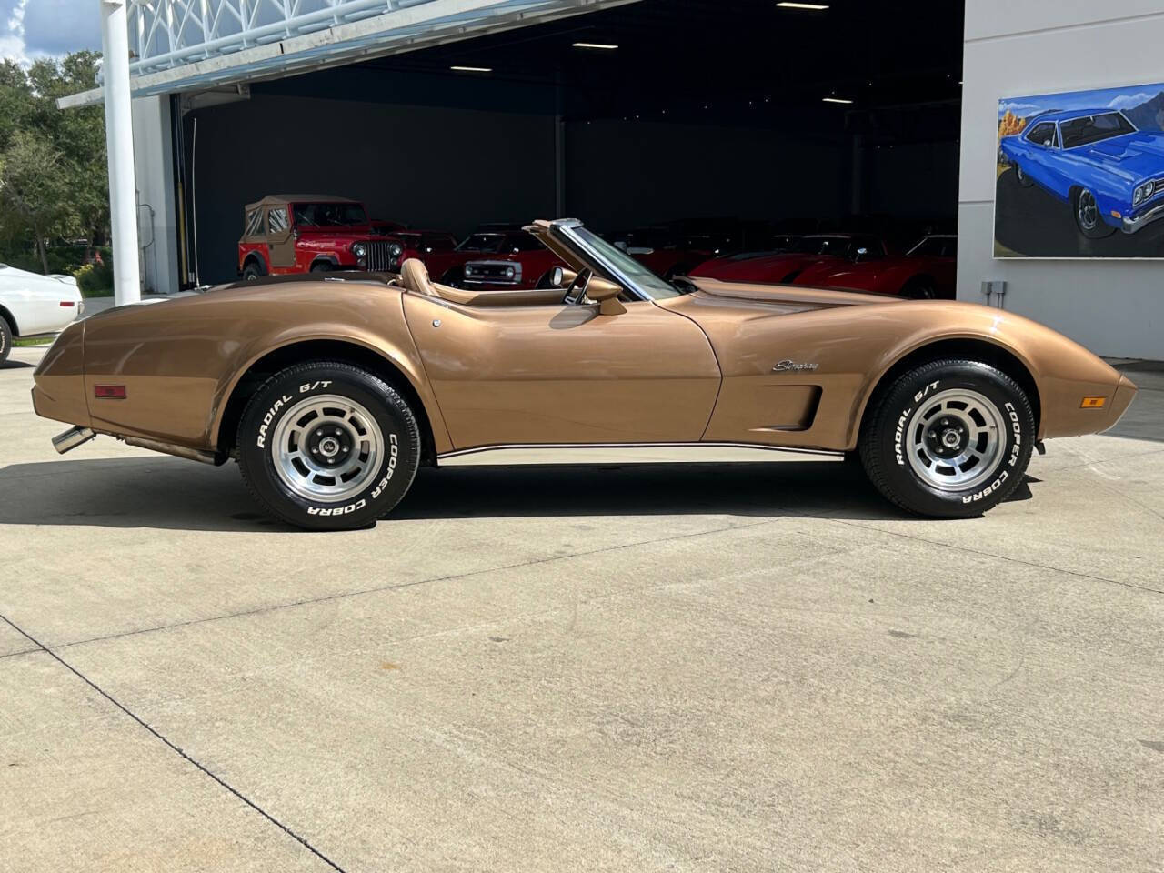 Chevrolet-Corvette-Berline-1975-Gold-Gold-91945-3