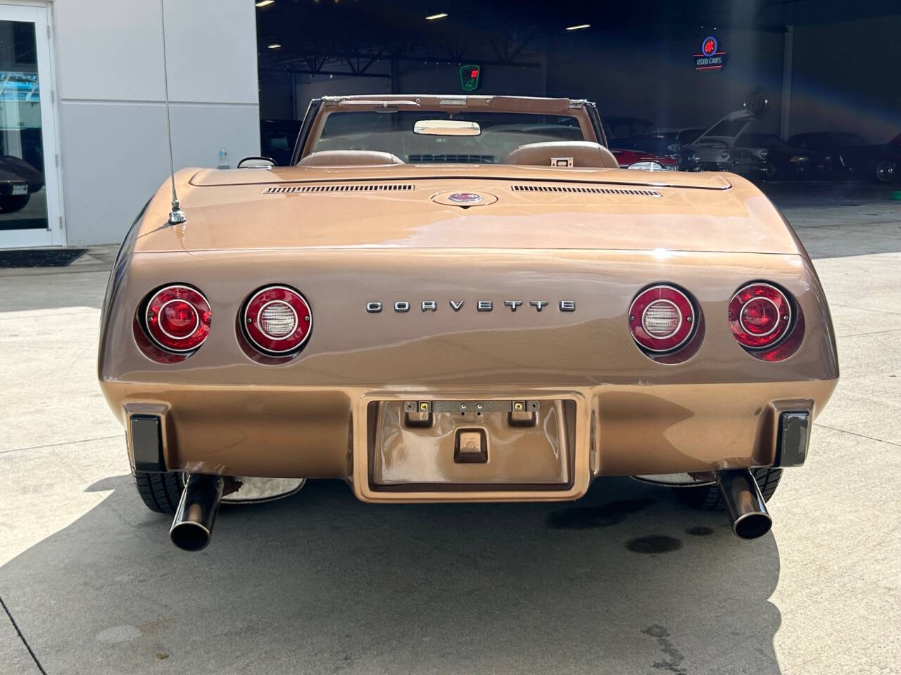 Chevrolet-Corvette-Berline-1975-Gold-Gold-91945-5