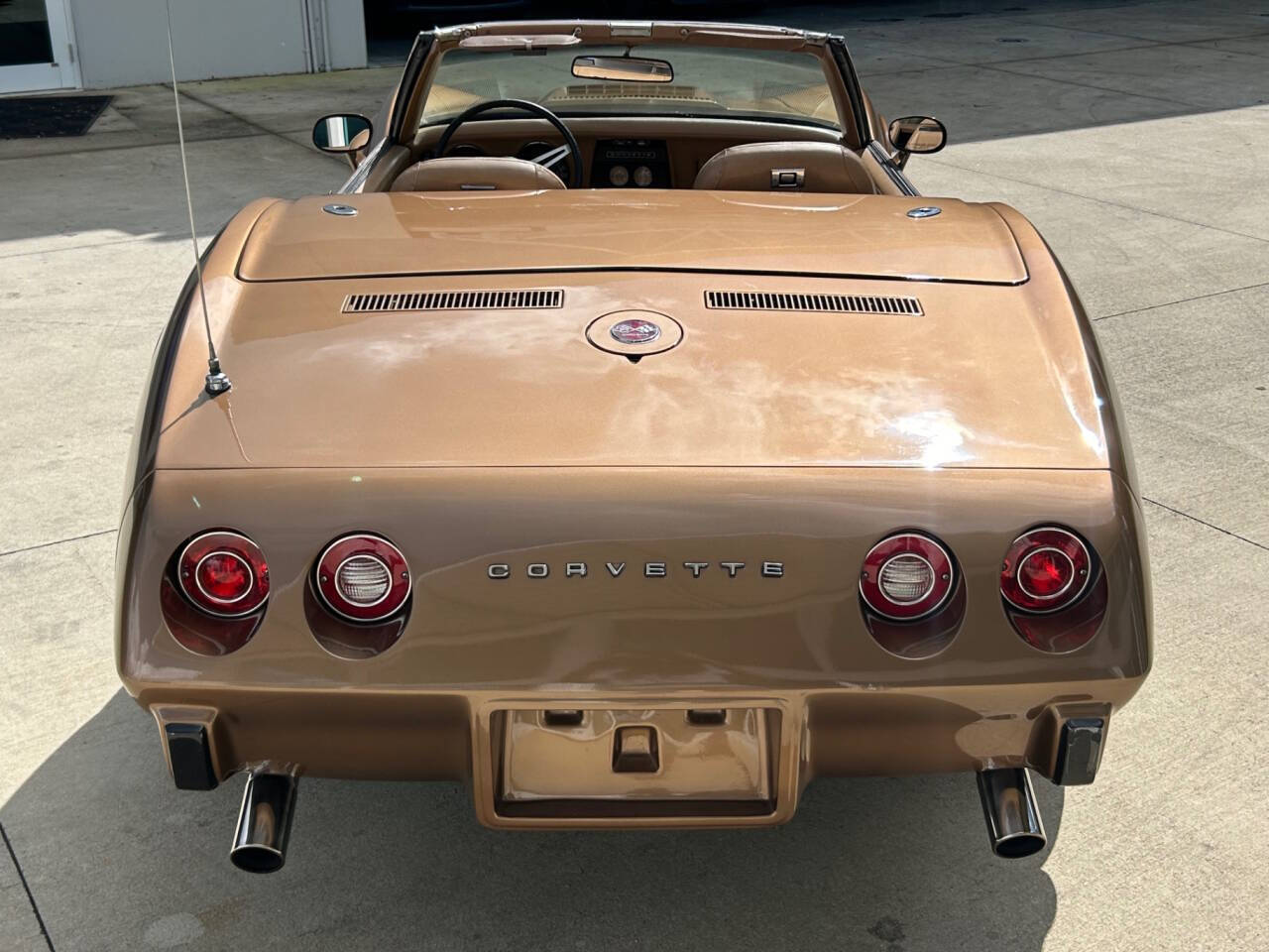 Chevrolet-Corvette-Berline-1975-Gold-Gold-91945-6