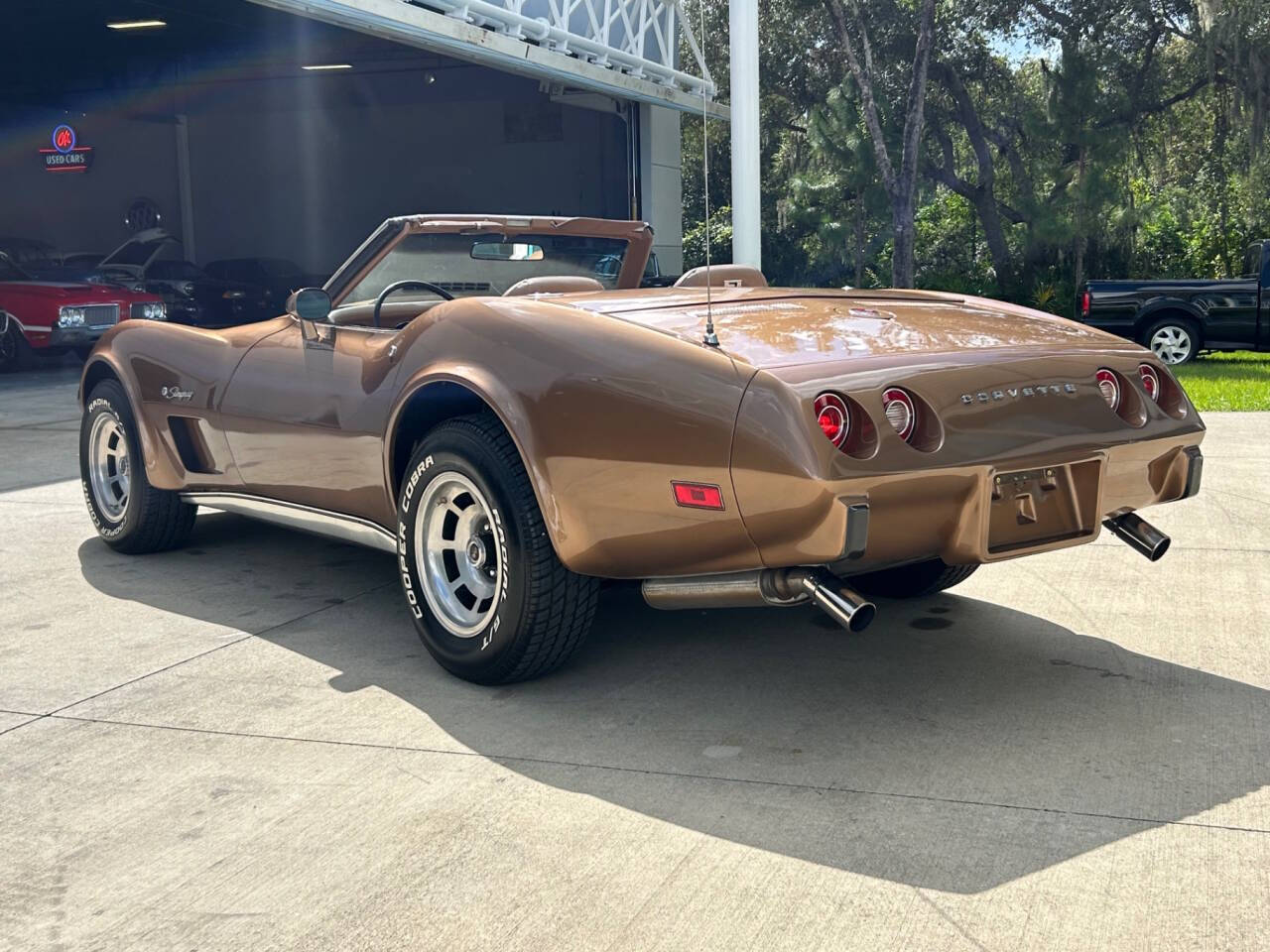 Chevrolet-Corvette-Berline-1975-Gold-Gold-91945-7