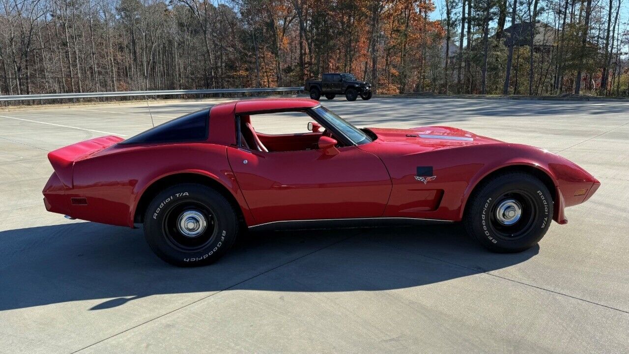 Chevrolet-Corvette-Berline-1979-Red-Red-64379-6