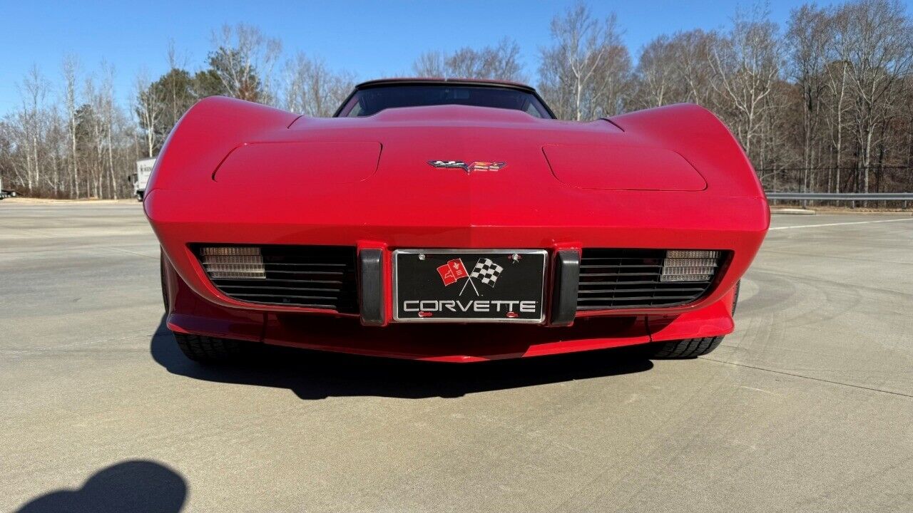 Chevrolet-Corvette-Berline-1979-Red-Red-64379-8