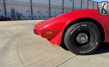 Chevrolet-Corvette-Berline-1979-Red-Red-64379-9