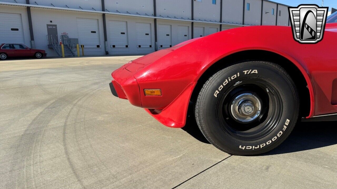 Chevrolet-Corvette-Berline-1979-Red-Red-64379-9